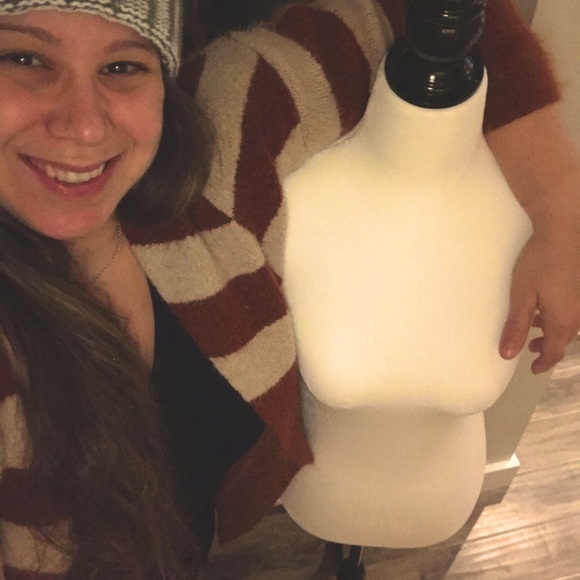 Meet your Posher, Mia - Picture 3 of 4